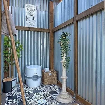 La Vie En Rose Glamping Hotel